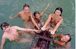 Nus féminins